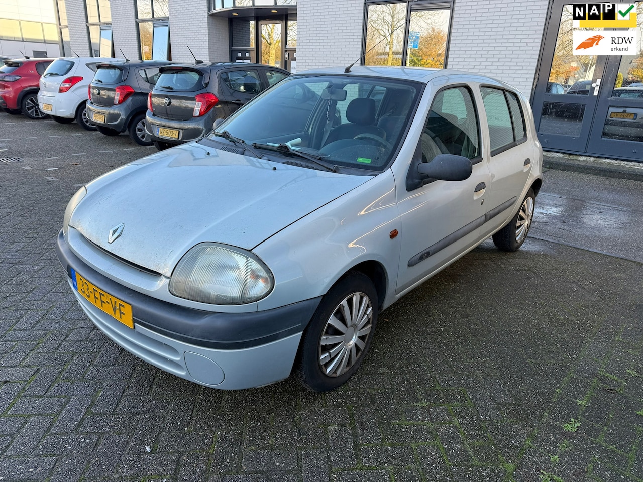 Renault Clio - 1.2 MTV / apk / nap / 5drs / inruilauto / meeneem prijs!!! - AutoWereld.nl