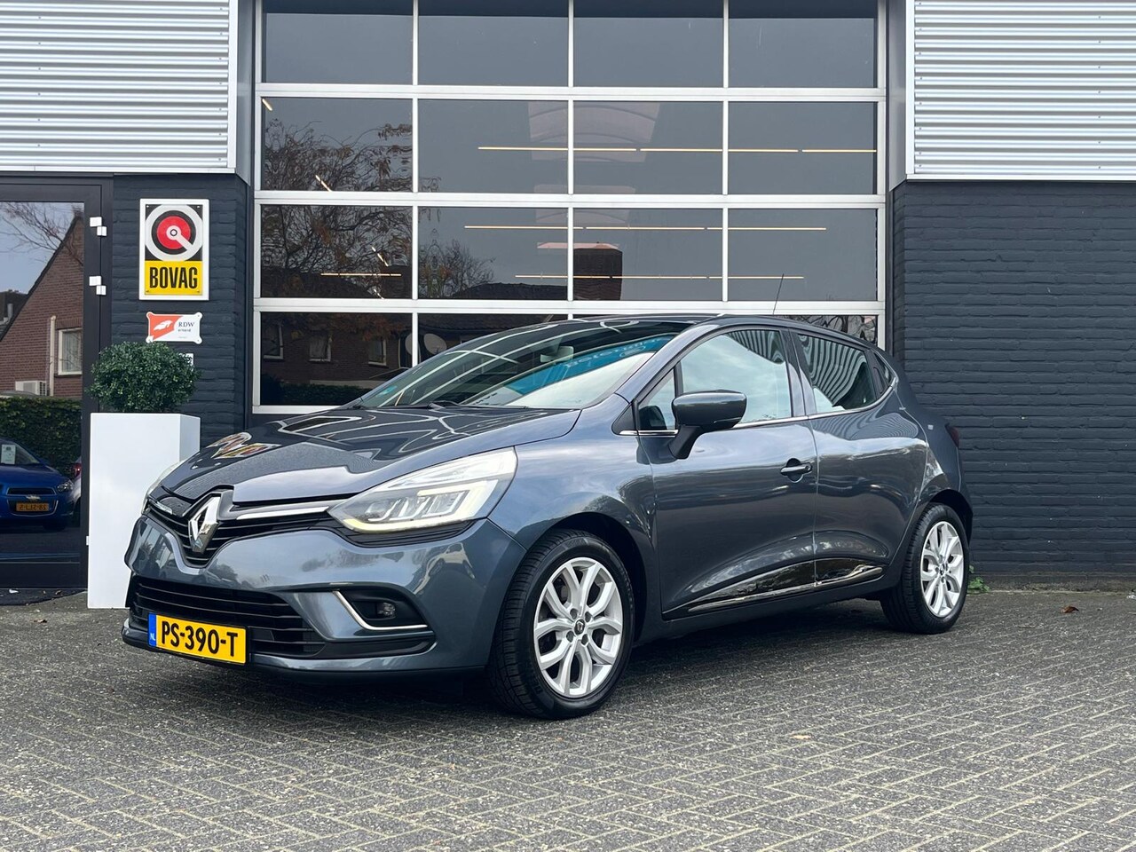 Renault Clio - 0.9 TCe Bose 0.9 TCe Bose, Bluetooth, Cruise, Navi, Stoelverwarming, PDC - AutoWereld.nl
