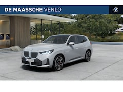 BMW X3 - 30e xDrive M Sport Automaat / Panoramadak / Trekhaak / Sportstoelen / Stoelventilatie / Co