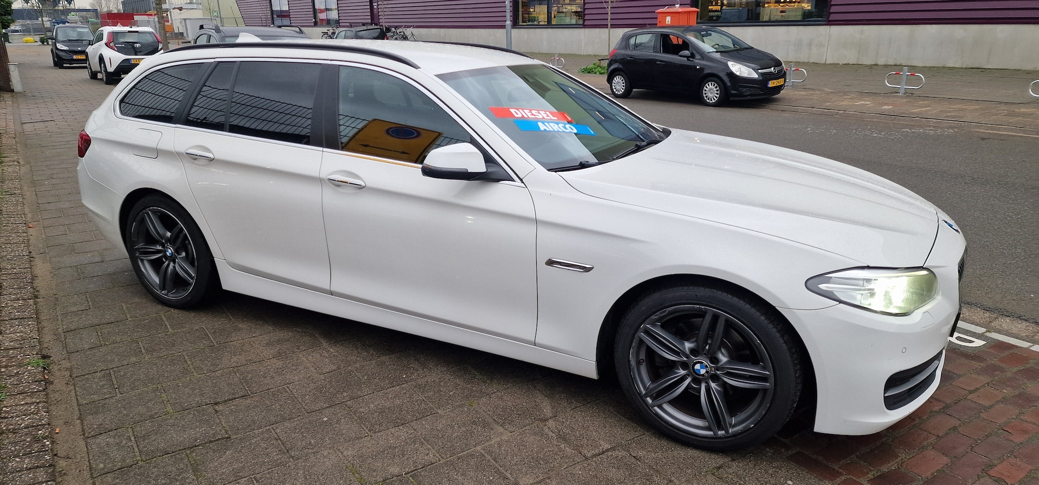 BMW 5-serie Touring - 520d Luxury Edition - AutoWereld.nl