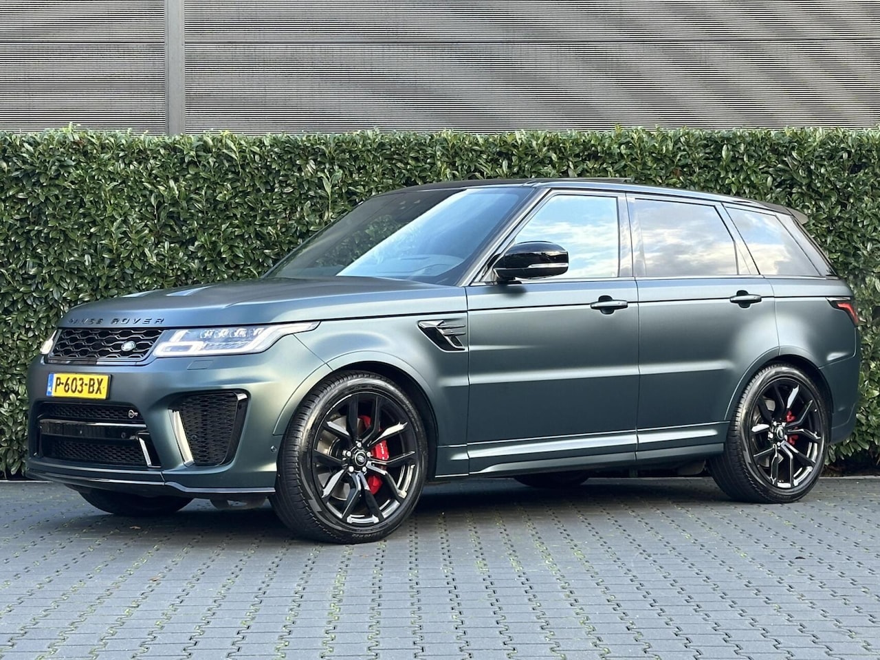 Land Rover Range Rover Sport - P575 SVR Carbon Edition P575 SVR Carbon Edition, SV BESPOKE SATIN, VOLLEDIG PPF, PANORAMADAK, SCHAALSTOELEN, MERID - AutoWereld.nl