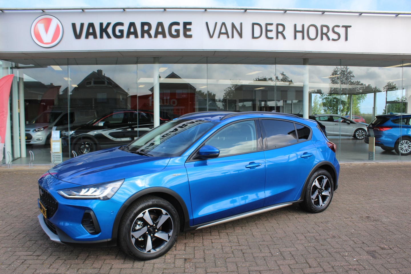 Ford Focus - 1.0-155pk EcoBoost Mild-Hybrid 'Active' AUTOMAAT ! Trekgewicht 1.500kg ! Slechts 6.450km ! - AutoWereld.nl