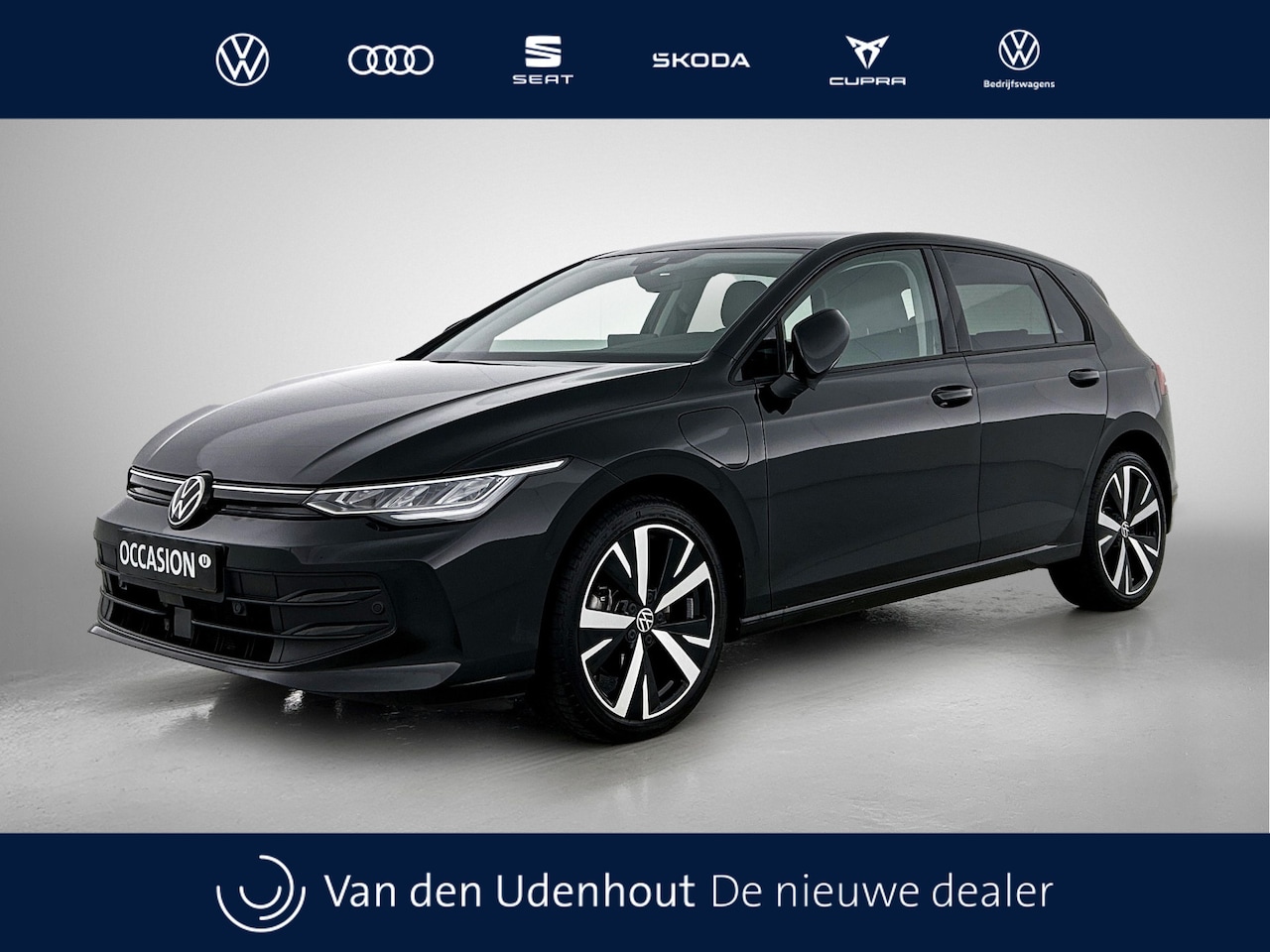 Volkswagen Golf - 1.5 eHybrid 204pk Life Edition DSG / Navigatie / Stoel+Stuurverwarming / Camera / Trekhaak - AutoWereld.nl