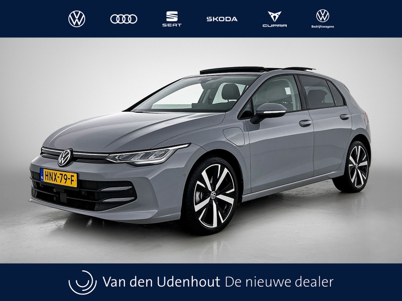 Volkswagen Golf - 1.5 eHybrid 204pk Life Edition DSG / Navigatie / Stoel+Stuurverwarming / Camera / Panorama - AutoWereld.nl