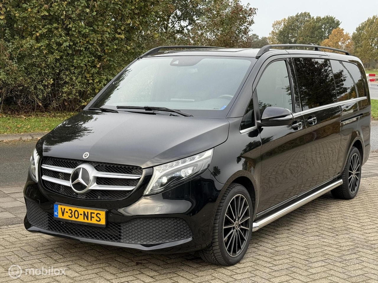 Mercedes-Benz V-klasse - 300d 4-MATIC Extra Lang DC Edition 300d 4-MATIC Extra Lang DC Edition - AutoWereld.nl