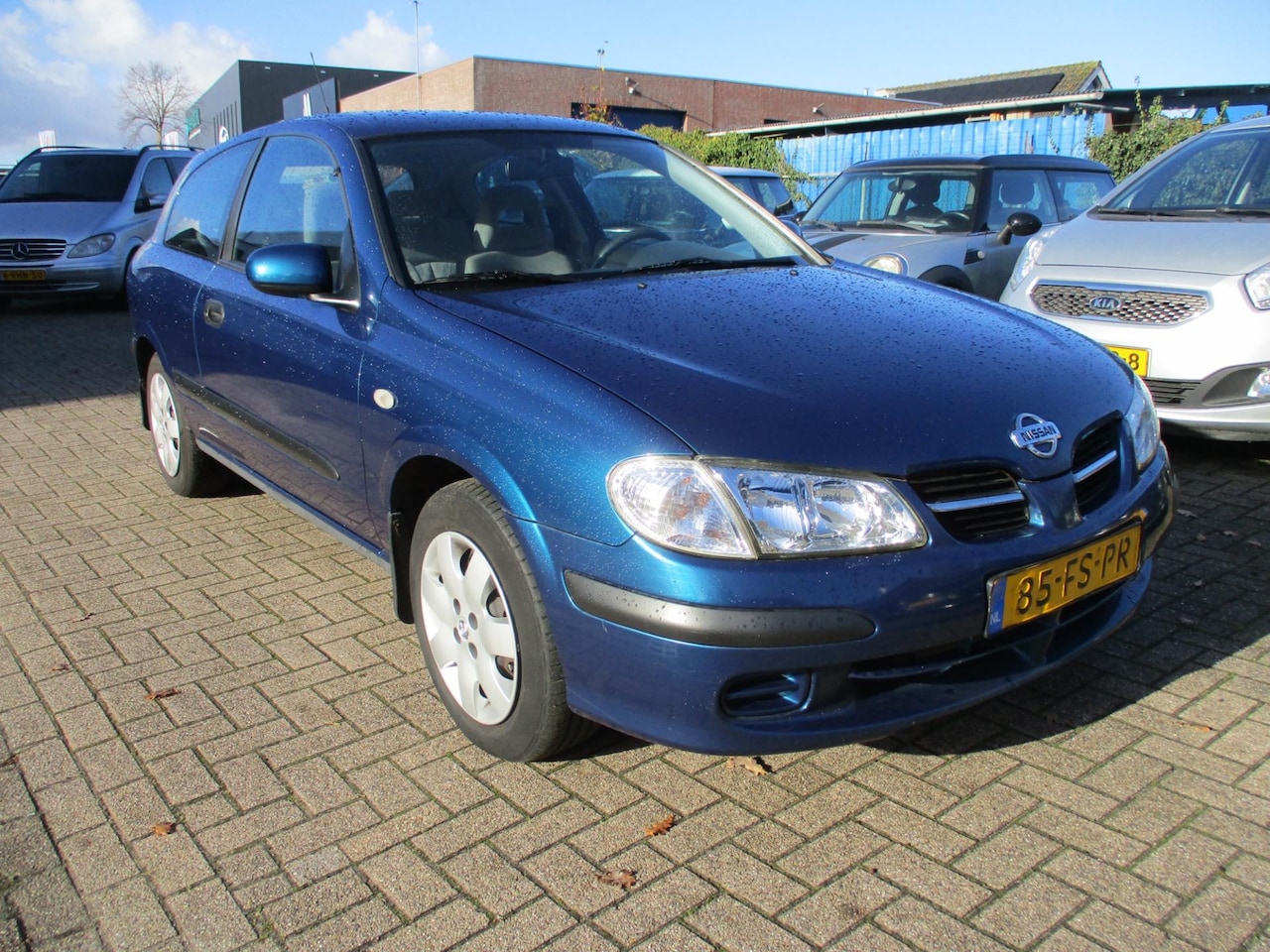 Nissan Almera - 1.5 108DKM! AIRCO! TREKHAAK! APK 5-2026! - AutoWereld.nl
