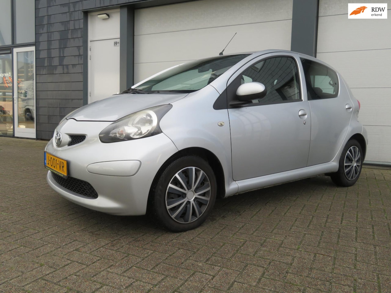 Toyota Aygo - 1.0-12V 5 deurs airco 94830 km nap - AutoWereld.nl