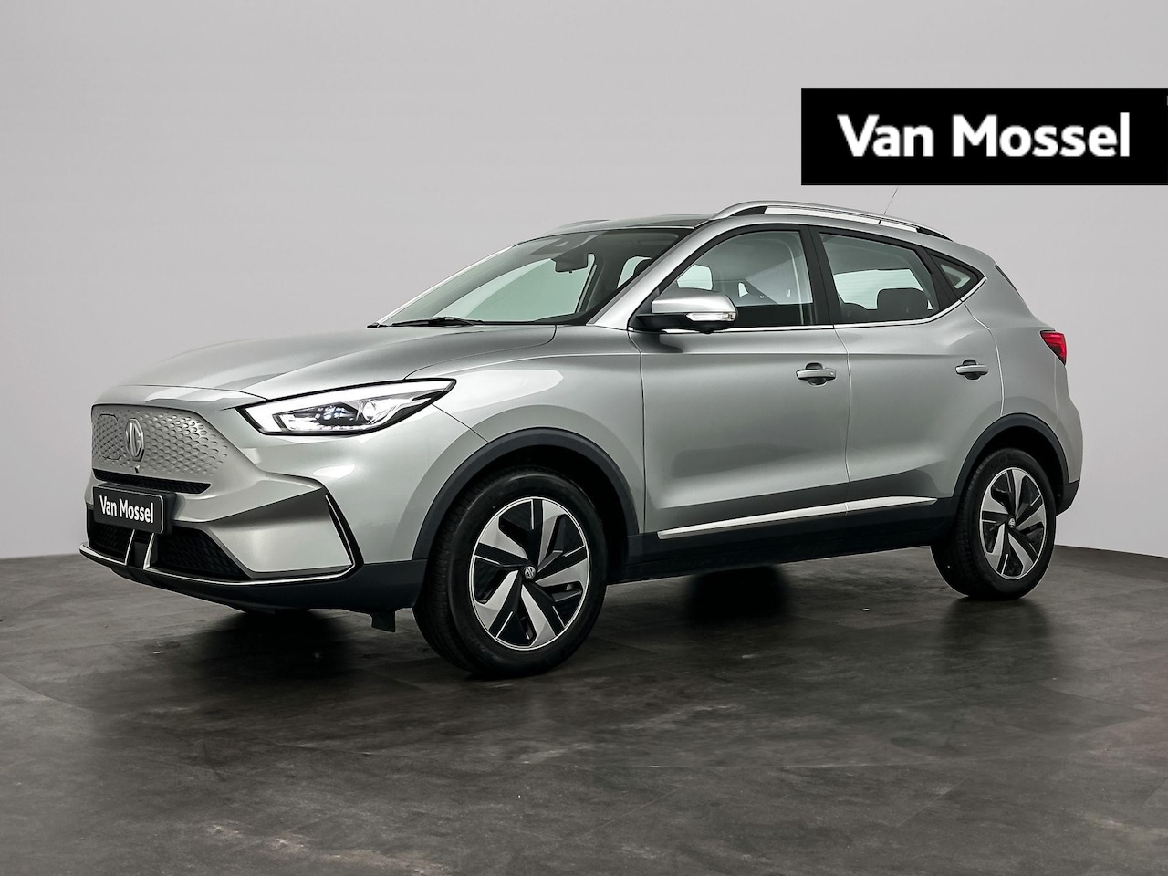 MG ZS - Long Range Luxury 70 kWh Long Range! | Panoramadak | 360 Camera | Parkeersensoren | 17'' L - AutoWereld.nl