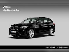 BMW X1 - sDrive18i Executive | Sport Line | Navigatie Plus | Comfort Access | Sporstoelen | Stoelve