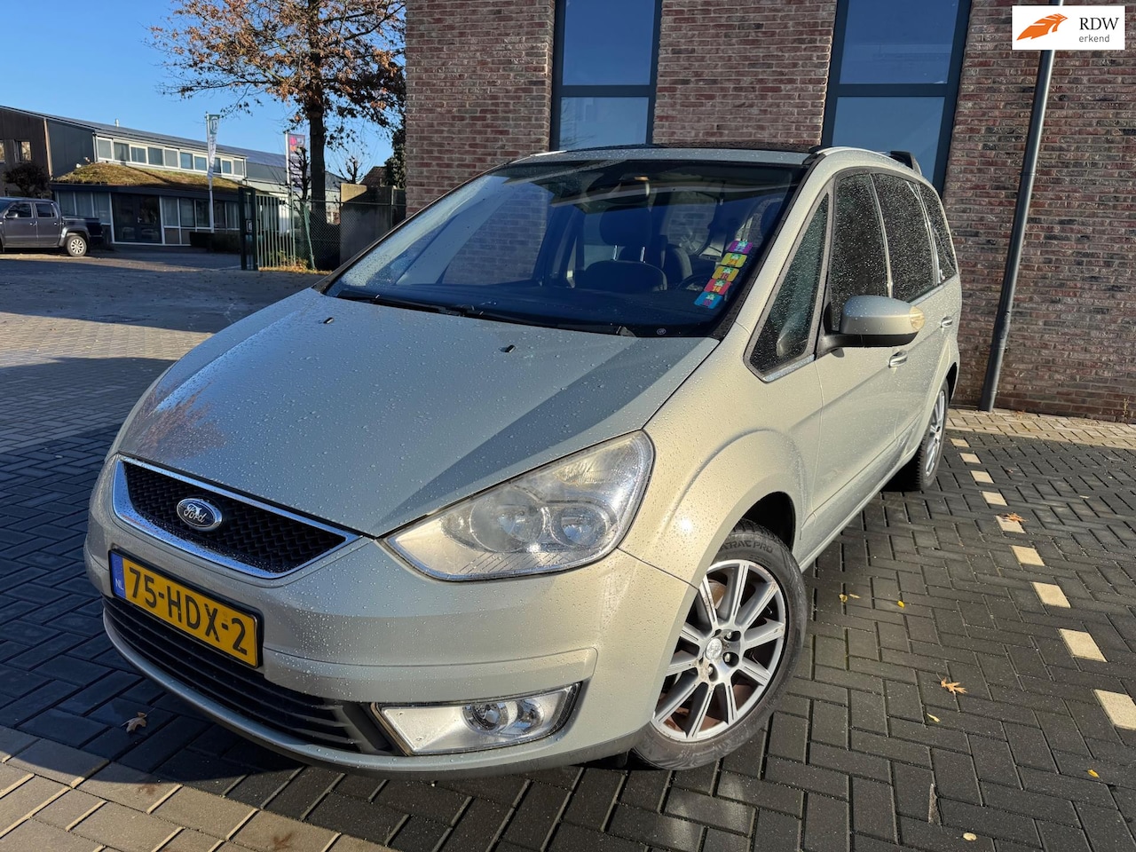 Ford Galaxy - 2.0-16V Ghia 2.0-16V Ghia - AutoWereld.nl