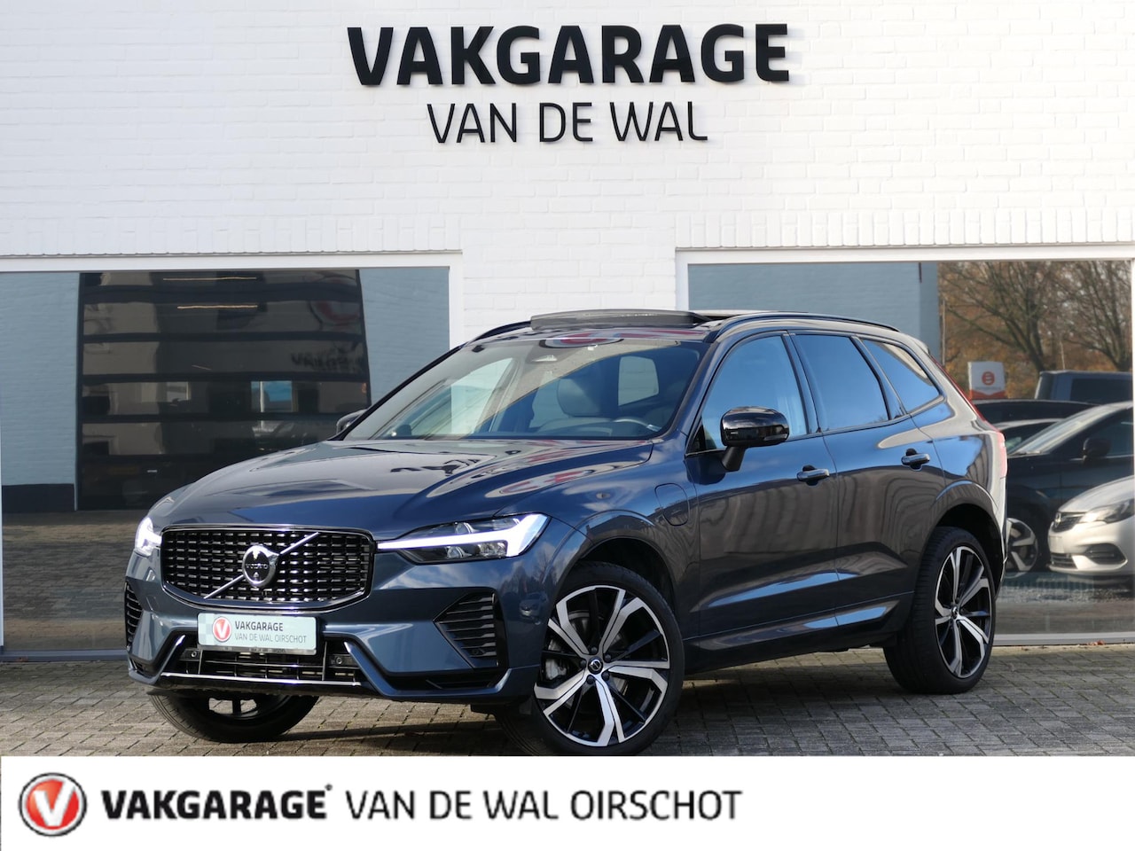 Volvo XC60 - 2.0 T6 Plug-in hybrid AWD R-Design | Facelift | Luchtvering | 360°-camera | Panoramadak | - AutoWereld.nl