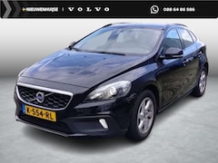 Volvo V40 Cross Country - 2.5 T5 AWD Momentum | Bi-Xenon | Trekhaak | Bluetooth | Navigatie | Memory | Keyless Entry