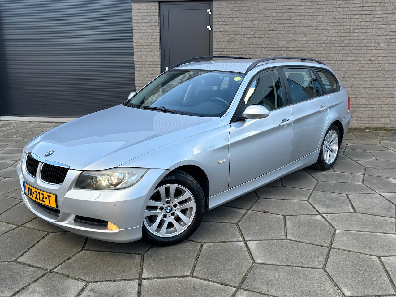 BMW 3-serie Touring - 318i |Trekhaak uitklapbaar | Touring/station |dakrails | AUTOMAAT | - AutoWereld.nl