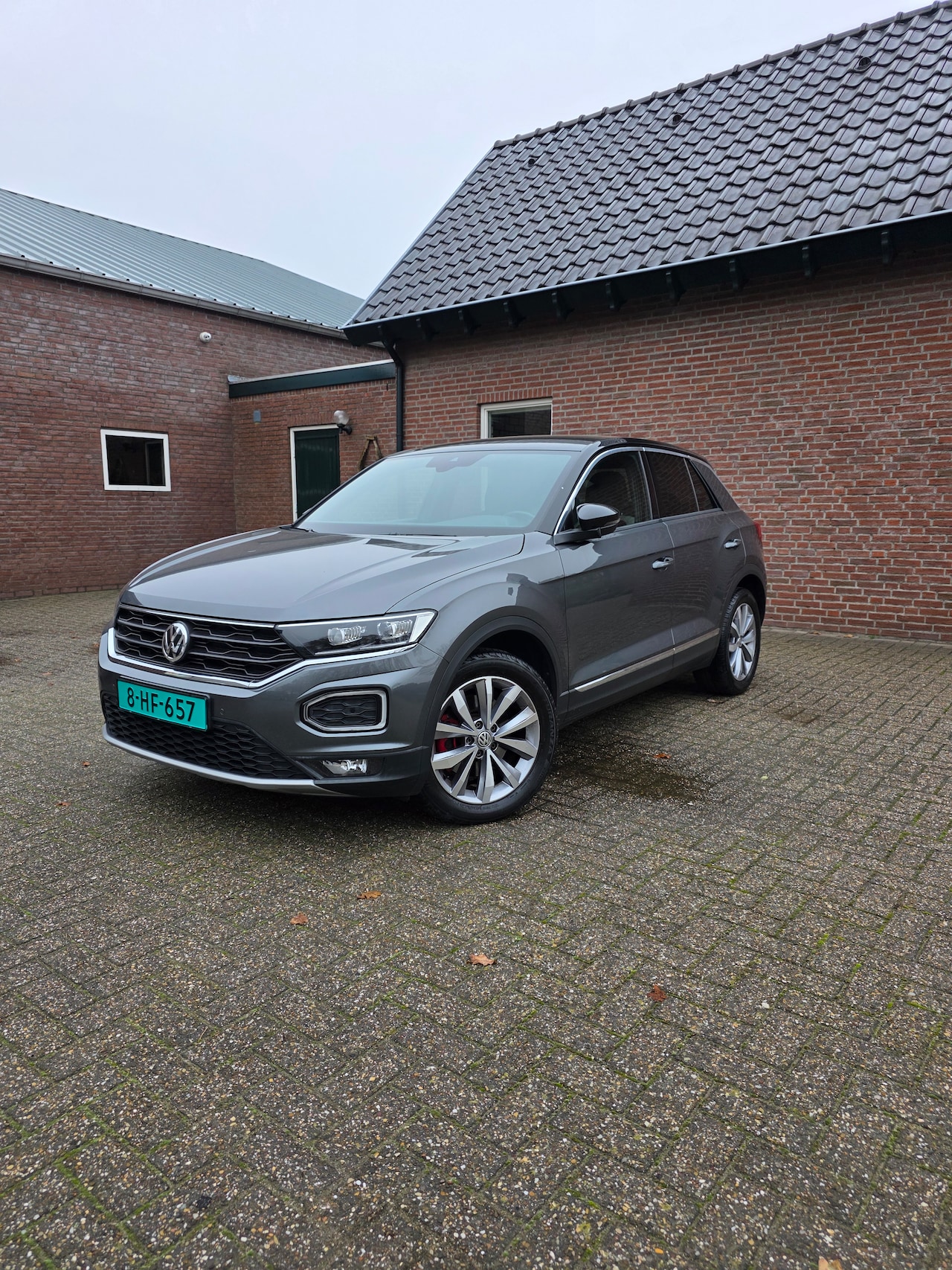 Volkswagen T-Roc - 2.0 TSI 4Motion Sport 191pk | Flippers | Carplay | Virtual cockpit | Stoelverwarming | 17'' - AutoWereld.nl