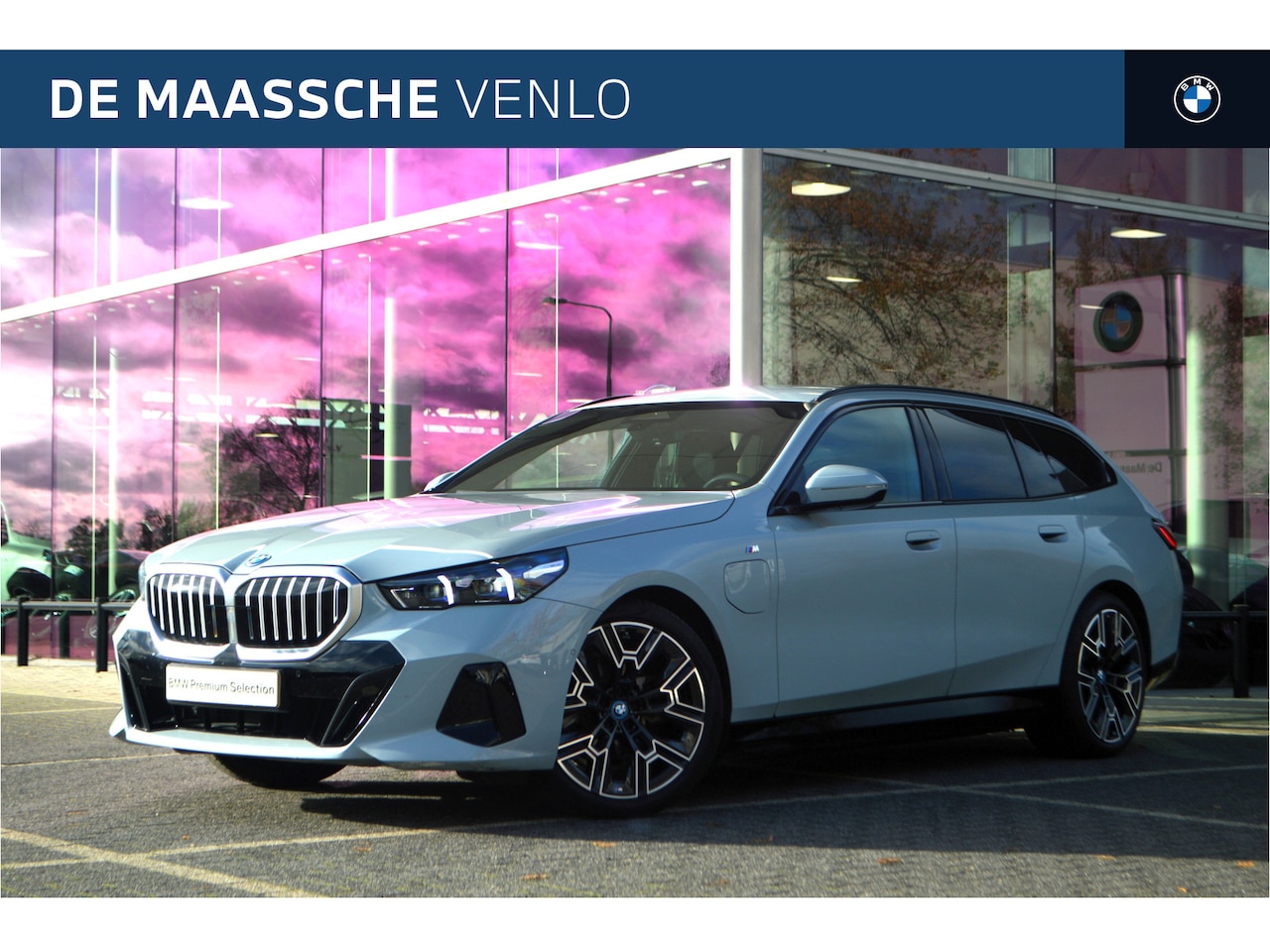 BMW 5-serie Touring - 530e M Sport Automaat / Trekhaak / M Sportonderstel / Achteruitrijcamera / Comfort Access - AutoWereld.nl