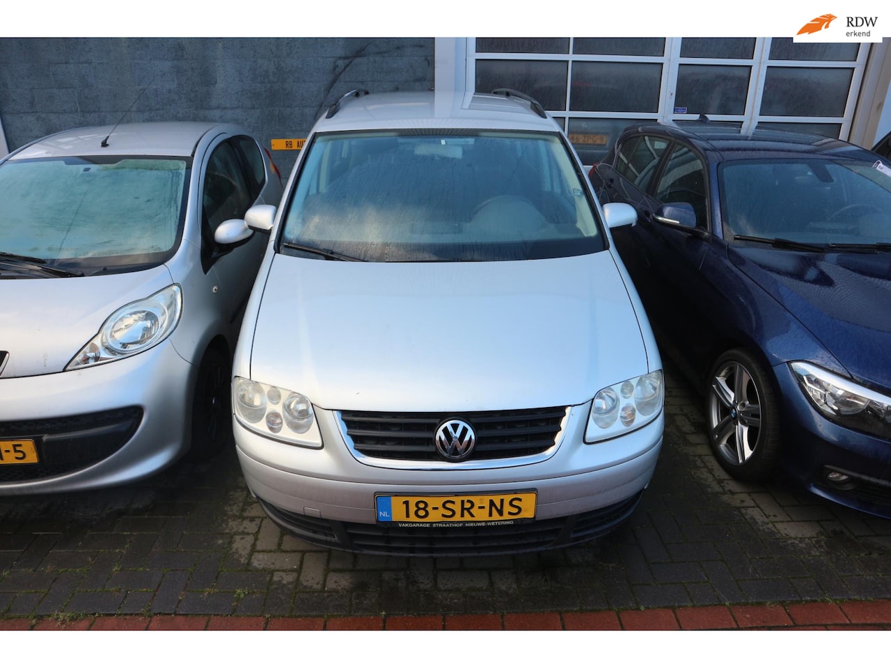 Volkswagen Touran - 2.0-16V FSI Business / LEES TEKST ! ! ! ! - AutoWereld.nl