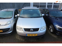 Volkswagen Touran - 2.0-16V FSI Business / LEES TEKST