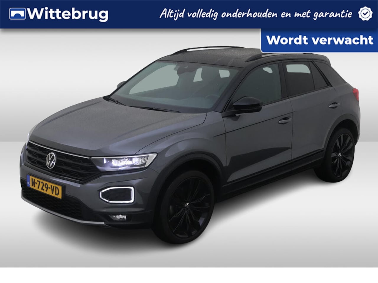 Volkswagen T-Roc - 1.5 TSI Sport / AUTOMAAT/ PANO/ BLACK STYLE/ BEATS AUDIO/ CAMERA/ PARK. SENSOREN/ STOELVER - AutoWereld.nl