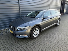 Volkswagen Passat Variant - 1.6 TDI PDC V+A verw.stoelen Navi