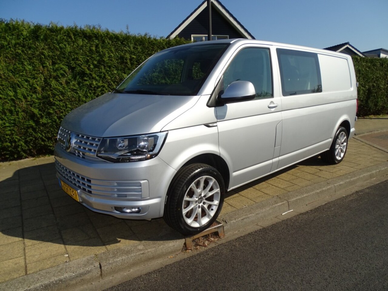 Volkswagen Transporter - 2.0 TDI L2H1Dubbel Cabine-205 pk-Airco-Navi (carplay)-Pdc-Cruise-Tr - AutoWereld.nl