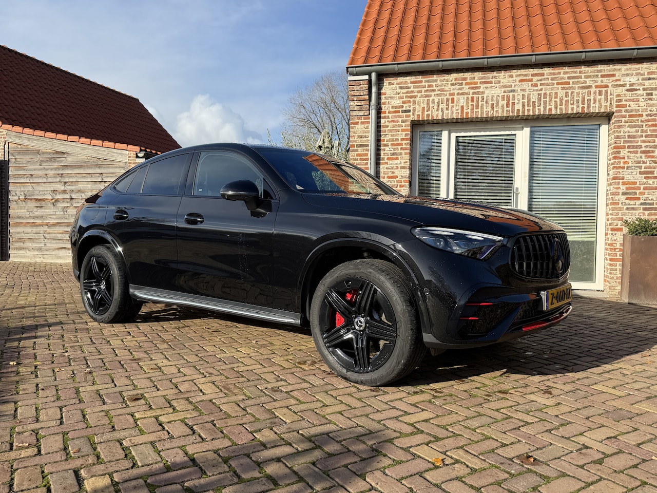 Mercedes-Benz GLC-klasse Coupé - 300e 4MATIC AMG Line Plug-In Hybride | AMG Styling | Panaoramadak | Sfeerverlichting | Tre - AutoWereld.nl