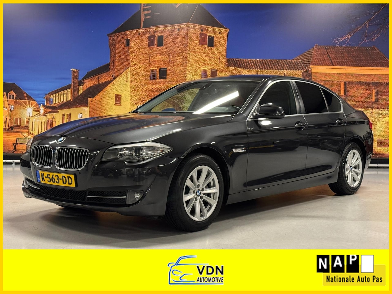 BMW 5-serie - 523i Executive Aut PDC Sportstoelen Leer/Stof - AutoWereld.nl