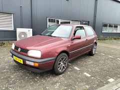 Volkswagen Golf - 1.8 CL Automaat met Nieuwe Apk