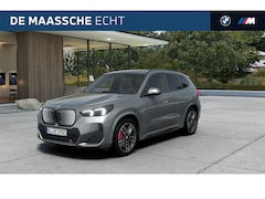 BMW iX1 - eDrive20 M Sport / Panoramadak / Trekhaak / Sportstoelen / M Adaptief onderstel / Comfort
