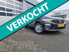 Volkswagen T-Roc - 1.0 TSI Style Business/Navigatie/Lm Velgen*Elek a klep/54 dkm nl Auto*Enz