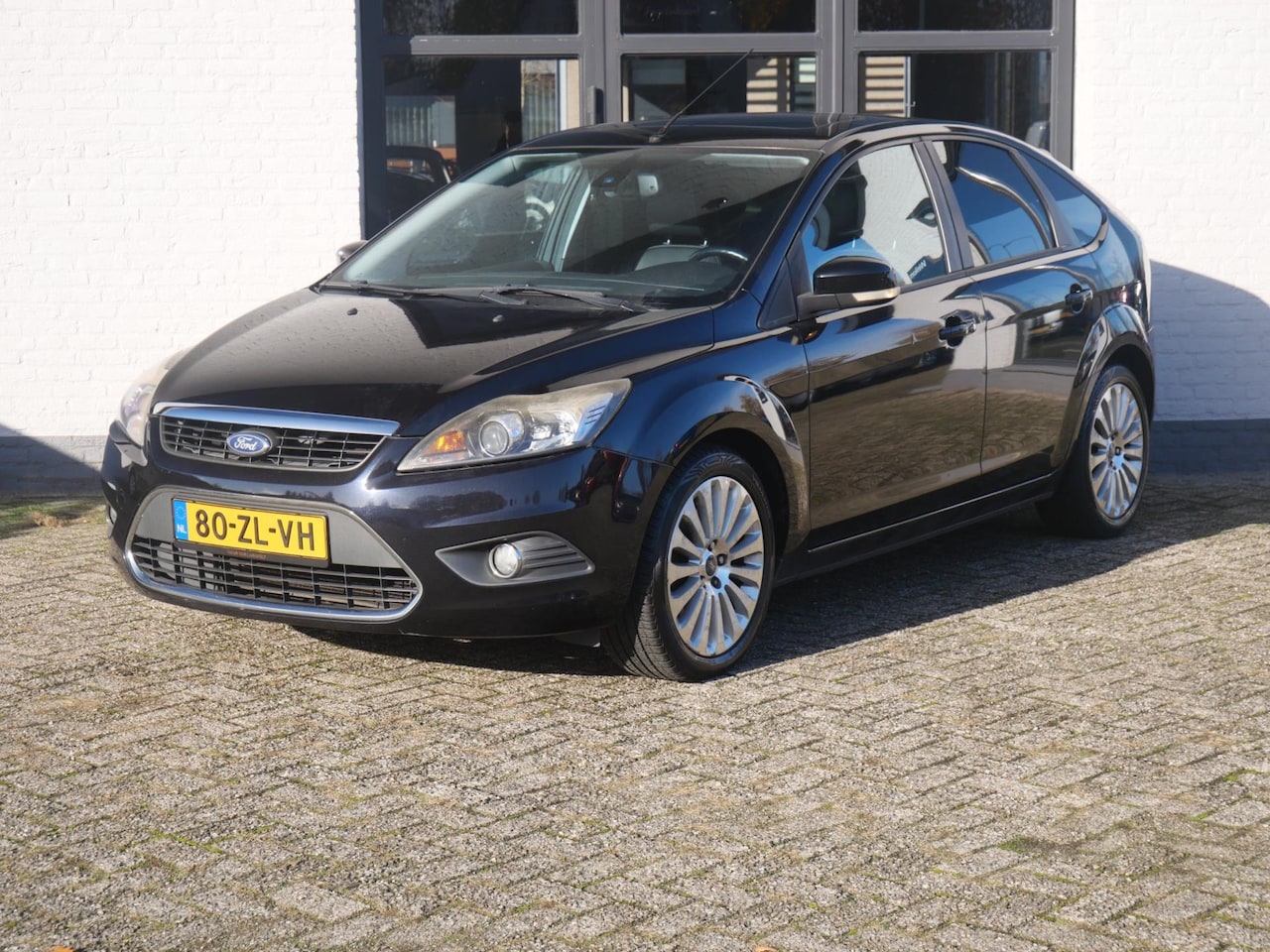Ford Focus - 2.0 Titanium Ecc Navi 144.000km !!! Orig. NL - AutoWereld.nl