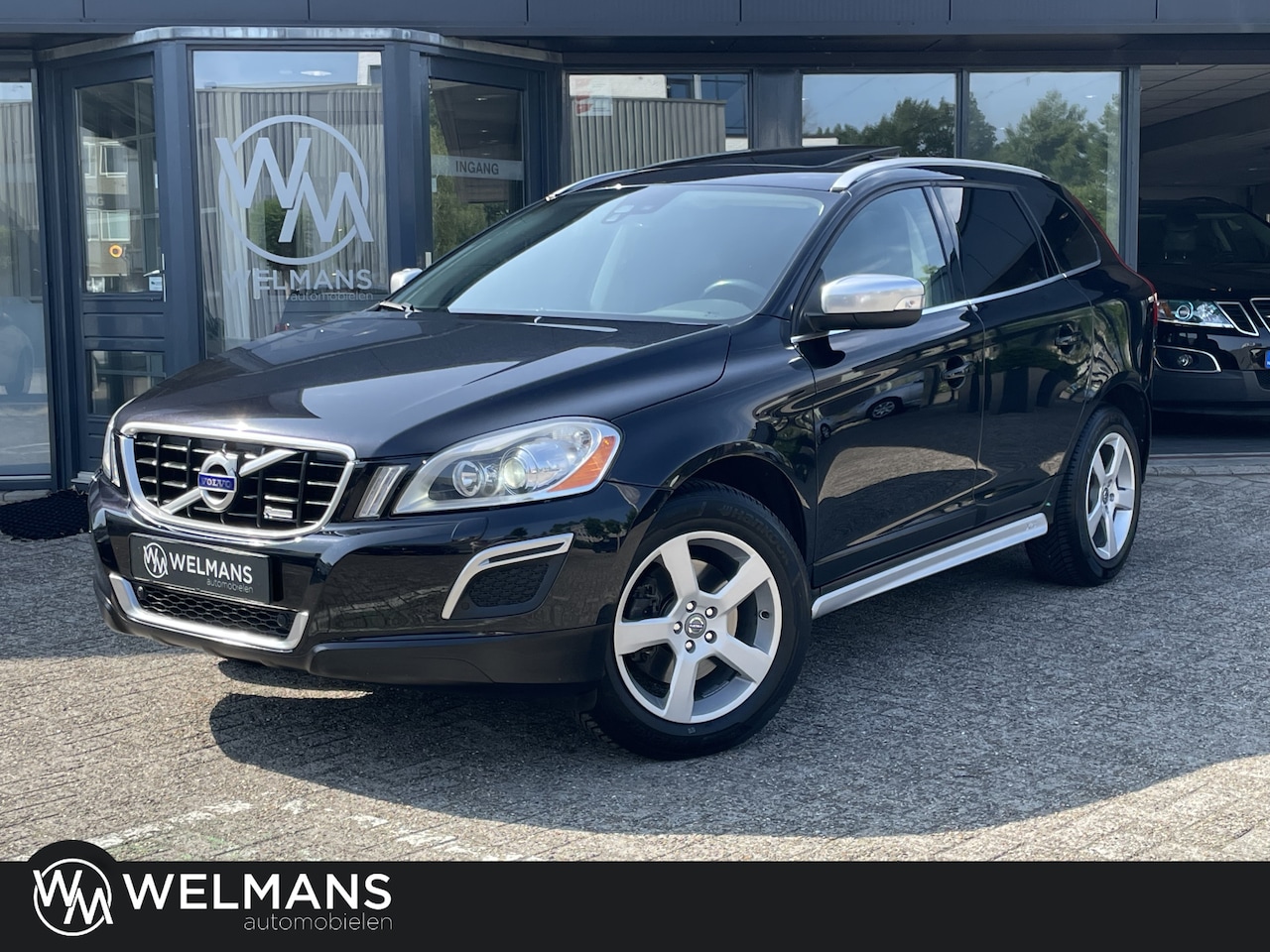 Volvo XC60 - 3.0 T6 AWD R-Design Youngtimer per mei 2026 | Pano | Camera - AutoWereld.nl