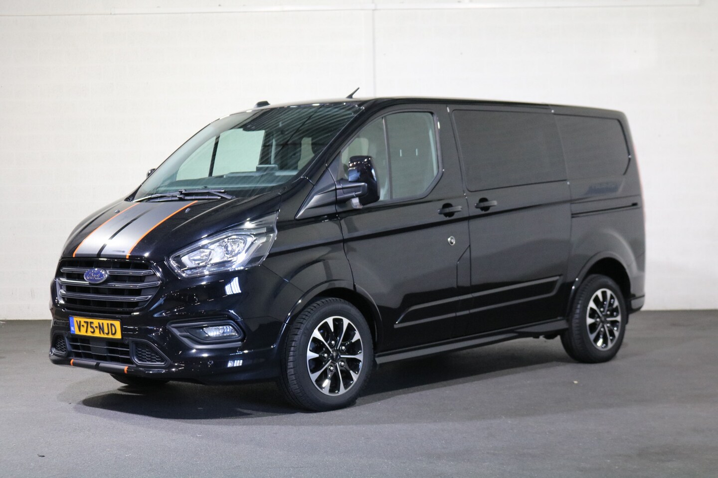 Ford Transit Custom - 2.0 TDCI L1 H1 Sport DC Automaat (wordt verwacht) - AutoWereld.nl