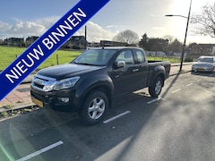 Isuzu D-Max - 2.5 Extended Cab LS 4WD Handgeschakeld rijklaarprijs incl. garantie