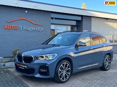 BMW X1 - XDrive20i High Exe M-Sport 1EIG pano trekh