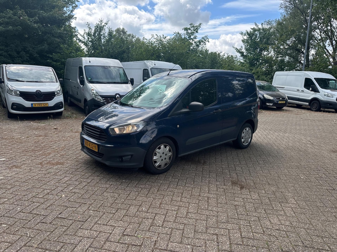 Ford Transit Courier - 1.5 TDCI Airco Blue Edition NW APK - AutoWereld.nl