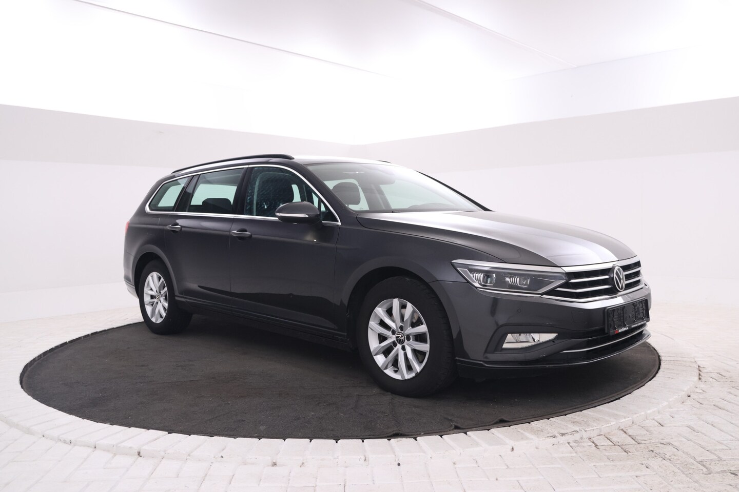 Volkswagen Passat Variant - 2.0 TDI Comfort Business Automaat, Navigatie, Leer, Lmv - AutoWereld.nl