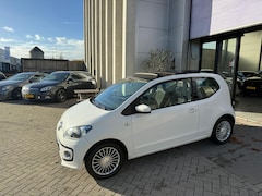 Volkswagen Up! - 1.0 high up AUTOMAAT PANO PDC STOELVERWARMING INRUIL MOGELIJK