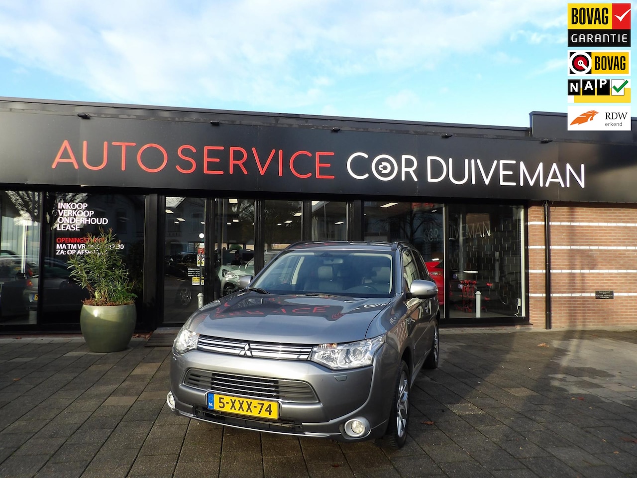 Mitsubishi Outlander - 2.0 PHEV Executive Edition volledig onderhoud aanwezig //eerste eigenaar //trekhaak // inc - AutoWereld.nl