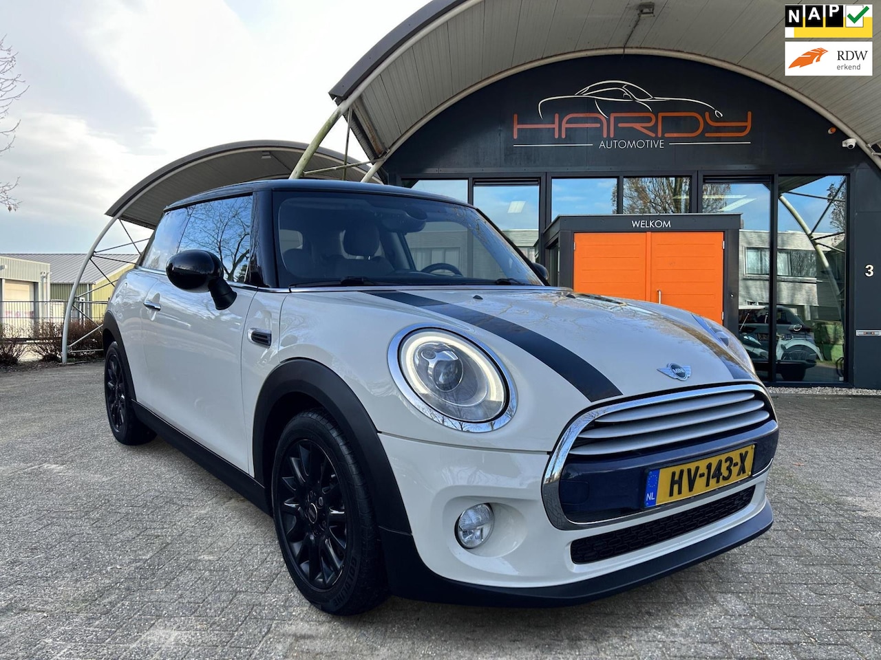 MINI Cooper - Mini 1.5 Chili Business Sp.Stoel Navi Led NL-Auto - AutoWereld.nl