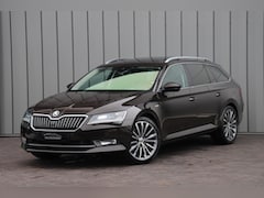 Skoda Superb Combi - 2.0 TSI 4x4 Laurin & Klement | 280PK | DCC | Keyless-go | Memory | Sfeerverlichting | Stoe