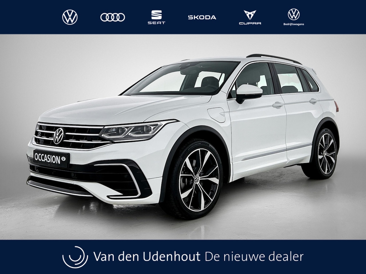 Volkswagen Tiguan - 1.4 TSI eHybrid 245pk PHEV R-Line Business / Travel Assist / Adaptief onderstel / 20 inch - AutoWereld.nl