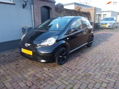 Toyota Aygo - 1.0-12V +bj 2008 apk 23-8-2026