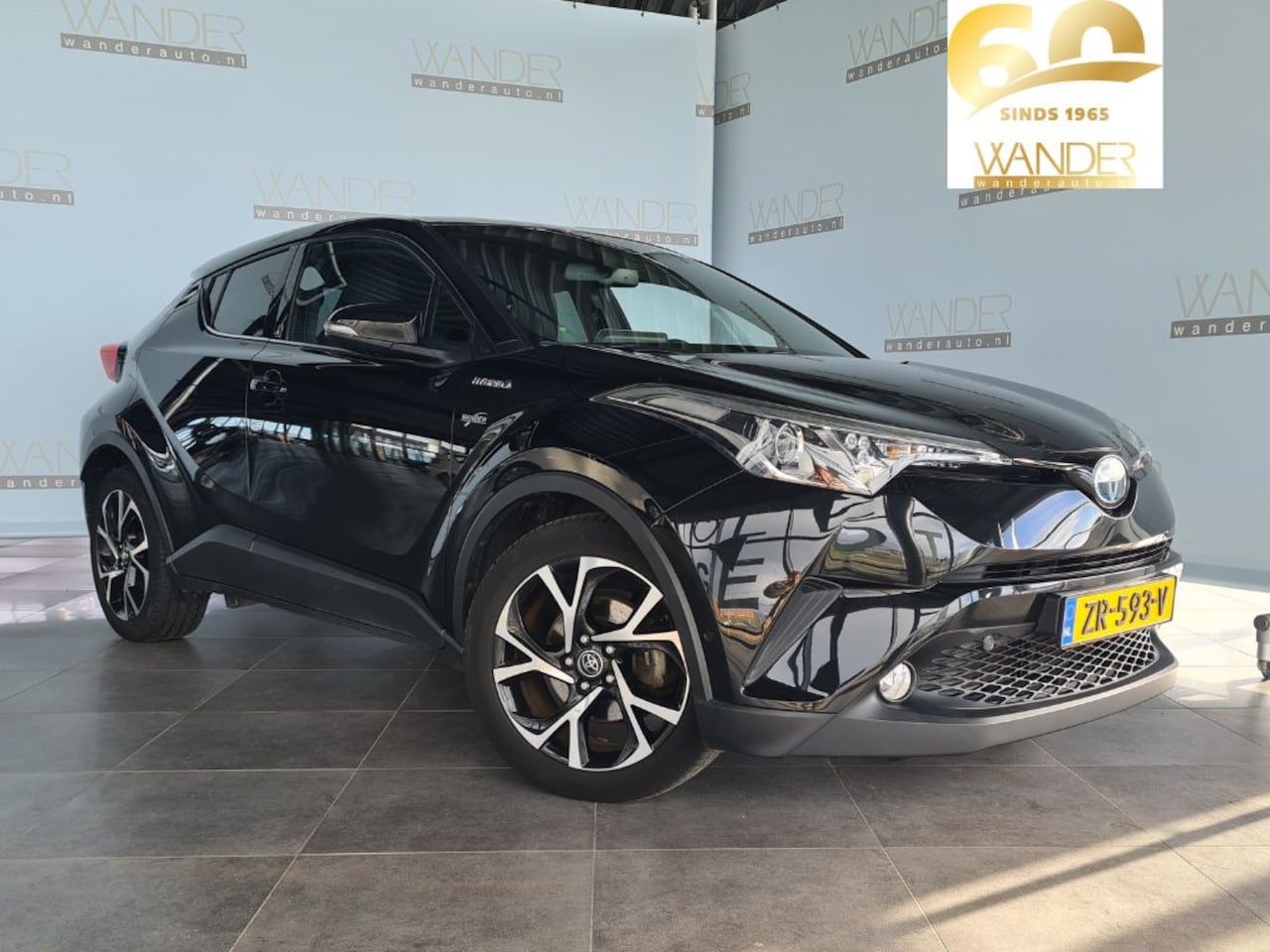 Toyota C-HR - 1.8 Hybrid Executive /Stoel & stuurverwarming/Airco/Adaptieve cruise control/DAB radio - AutoWereld.nl