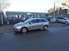 Volvo V60 - 1.6 T3 Kinetic