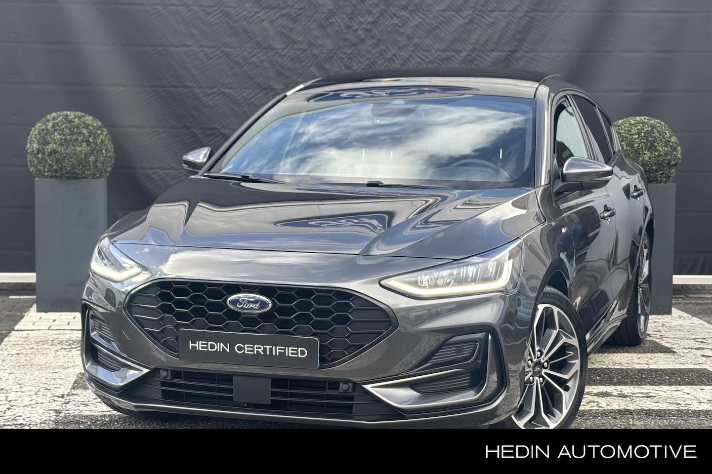 Ford Focus - 1.0 EcoBoost Hybrid ST Line X | Stoel + Stuurverwarming | Adaptive Cruise Control | Pano - AutoWereld.nl