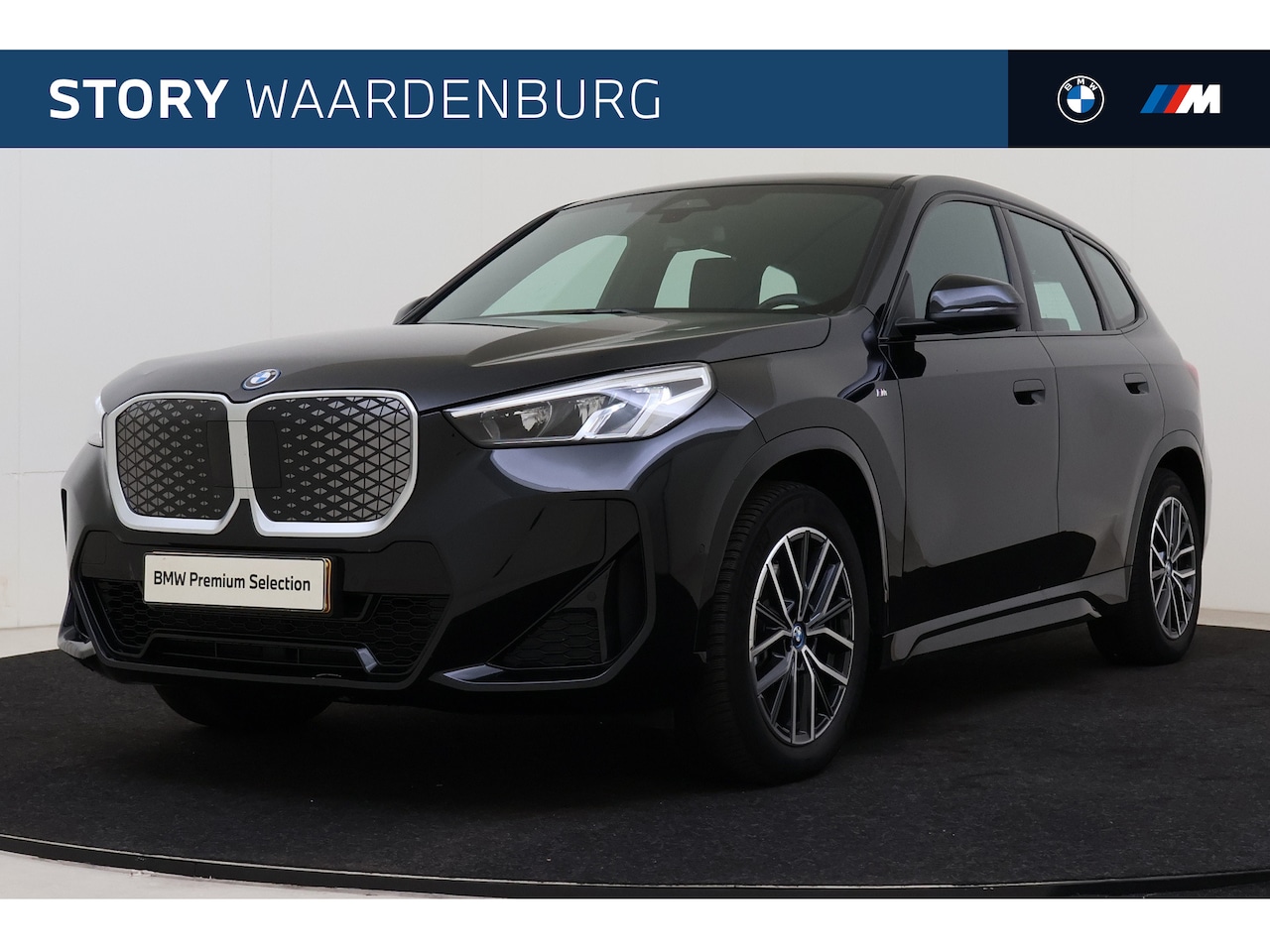 BMW iX1 - xDrive30 M Sport / Sportstoelen / Achteruitrijcamera / M Adaptief onderstel / Harman-Kardo - AutoWereld.nl