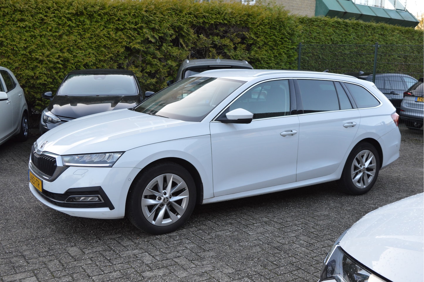 Skoda Octavia Combi - 111PK TSI Busn.Ed.Plus NL-Auto / Nieuw model / Virtual / Led verl. / Apple,android - AutoWereld.nl