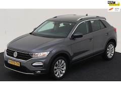 Volkswagen T-Roc - 1.0 TSI Style Business plus, climaat controle, 17 inch, navigatie, luxe uitvoering, 1 e ei