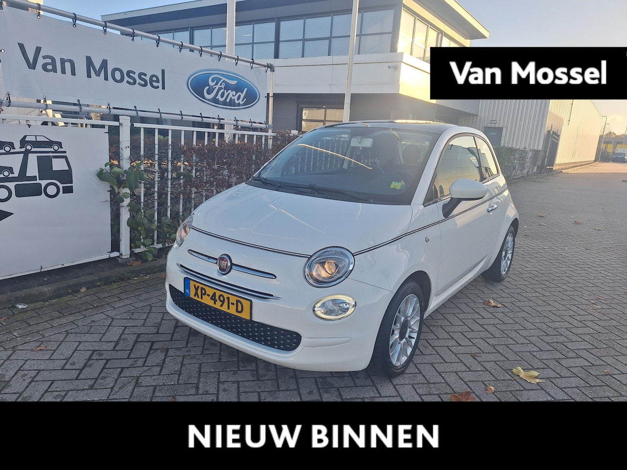 Fiat 500 - 1.2 Lounge | Pano Dak | 15" Lichtmetalen Velgen | All Season | Cruise Control | - AutoWereld.nl
