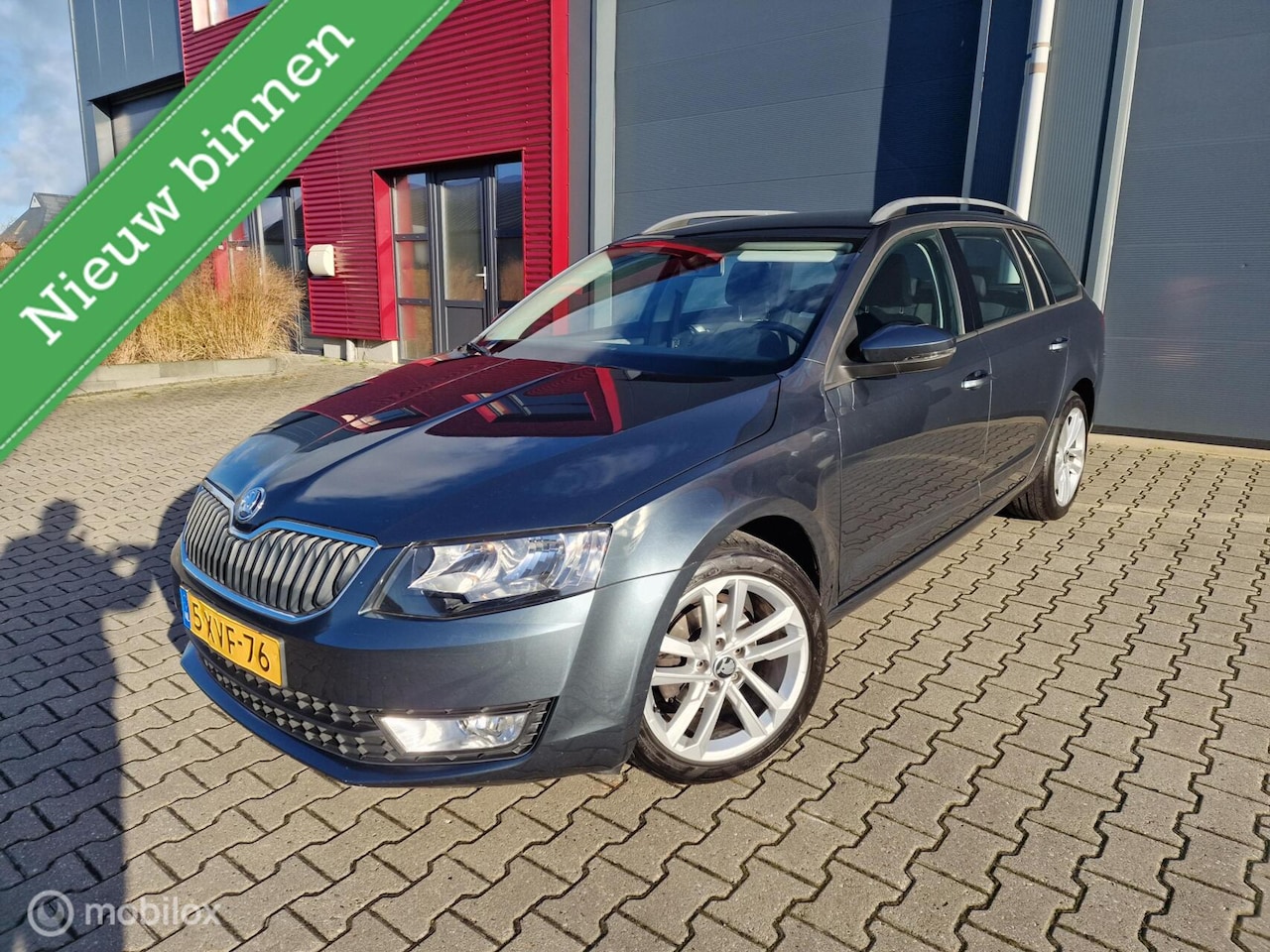 Skoda Octavia Combi - 1.2TSI DSG Automaat /Cruise C /Trekhaak - AutoWereld.nl
